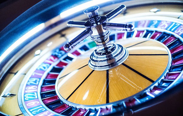 roblok Dream Catcher live wheel interface showing numbered segments and multiplier values on mobile screen